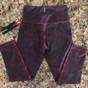 NWT Lilybod Leggings. Capri length. Super comfy!